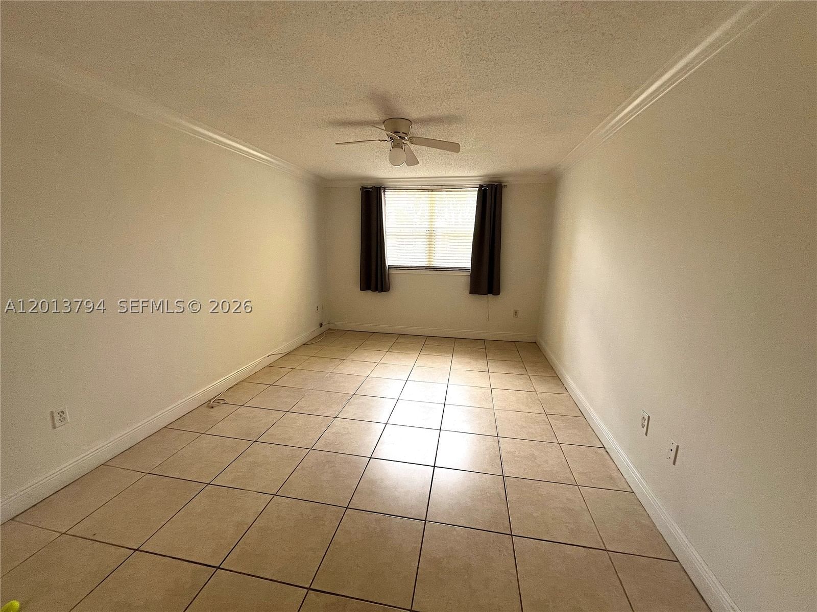 Real estate property located at 8373 Lake Dr #202, Miami-dade, Las Vistas At Doral Condo, Doral, FL