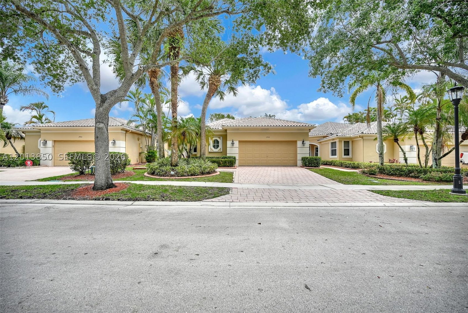 Real estate property located at 2468 Bay Isle Court, Broward, Sector 7 - Parcels F G H, Weston, FL