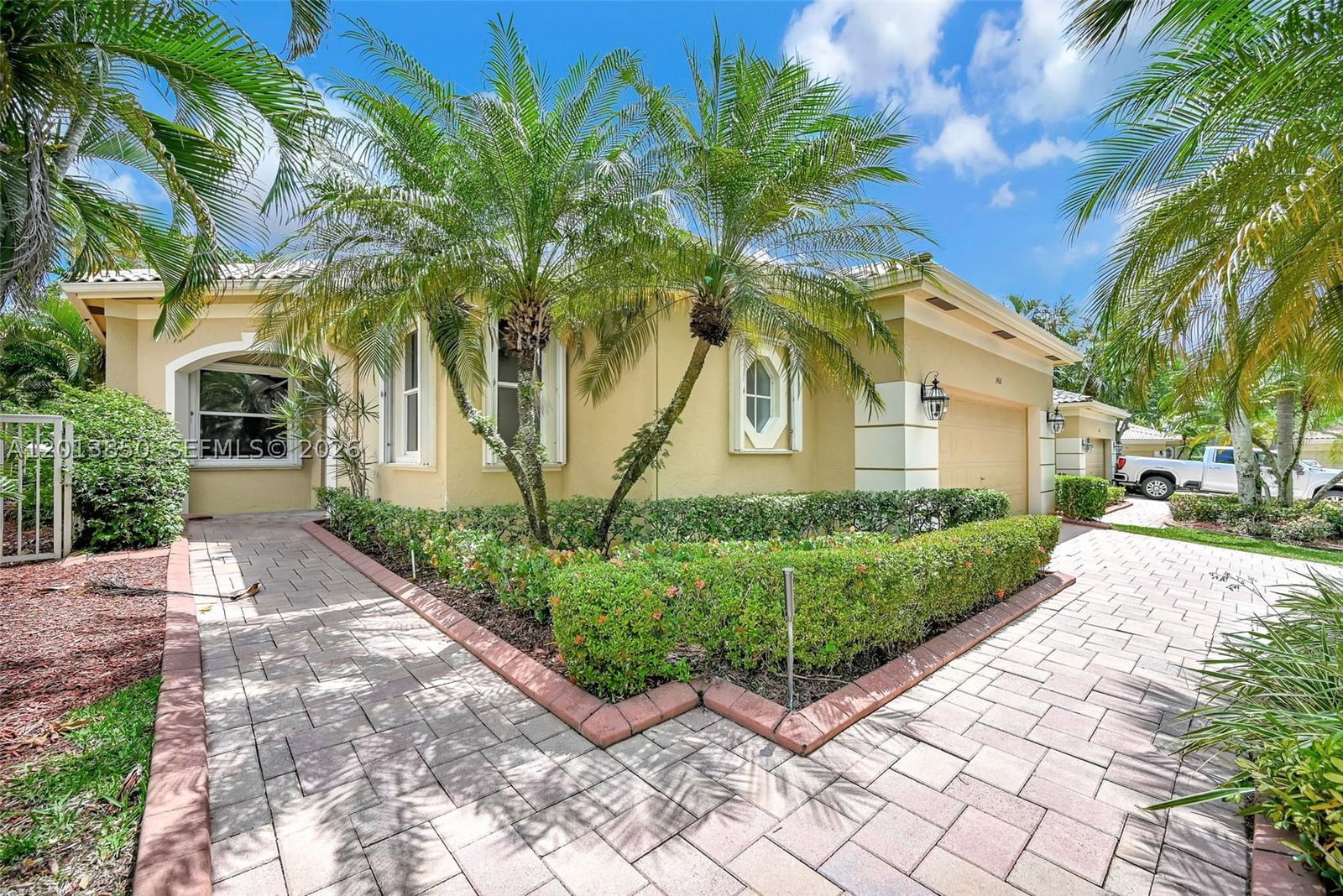Real estate property located at 2468 Bay Isle Court, Broward, Sector 7 - Parcels F G H, Weston, FL