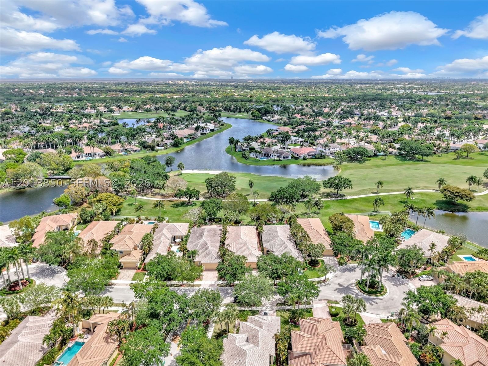 Real estate property located at 2468 Bay Isle Court, Broward, Sector 7 - Parcels F G H, Weston, FL