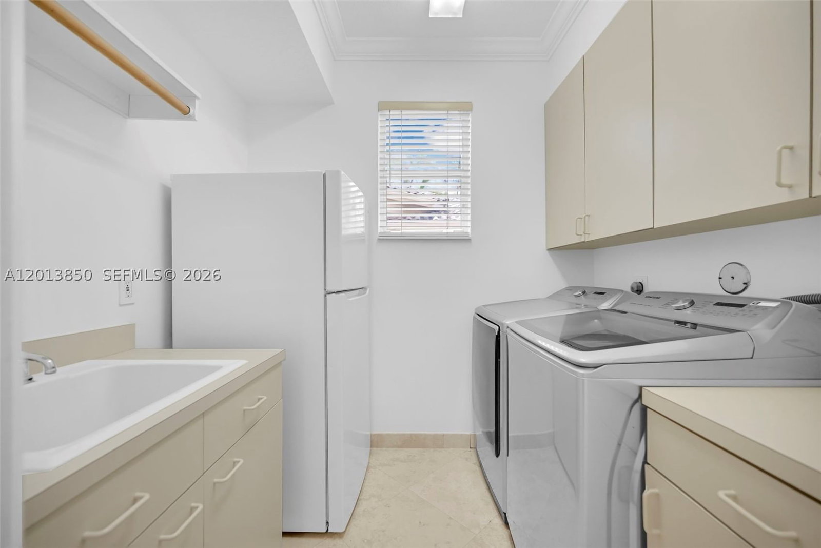 Real estate property located at 2468 Bay Isle Court, Broward, Sector 7 - Parcels F G H, Weston, FL