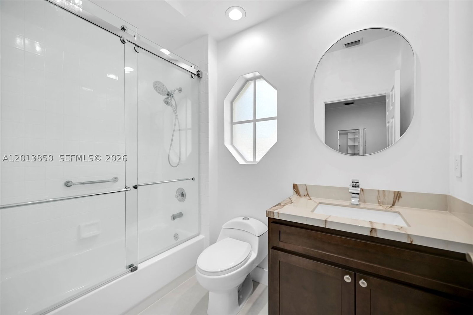 Real estate property located at 2468 Bay Isle Court, Broward, Sector 7 - Parcels F G H, Weston, FL