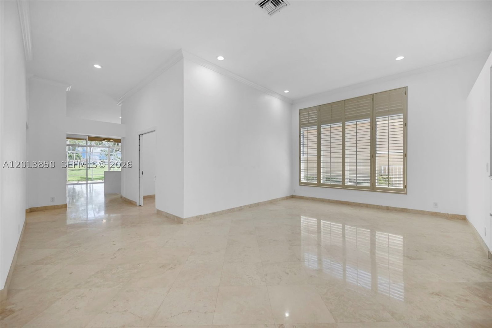 Real estate property located at 2468 Bay Isle Court, Broward, Sector 7 - Parcels F G H, Weston, FL