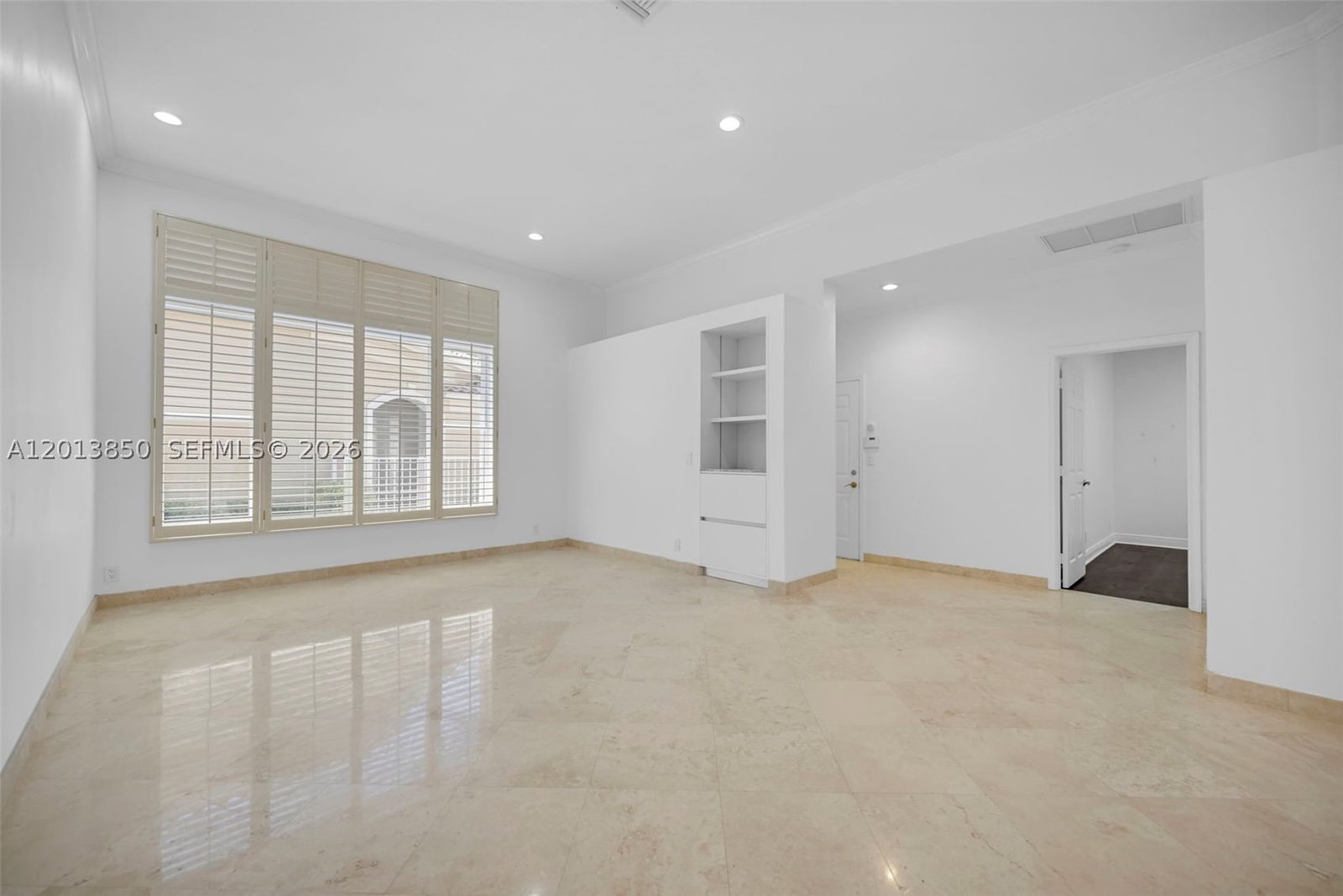 Real estate property located at 2468 Bay Isle Court, Broward, Sector 7 - Parcels F G H, Weston, FL