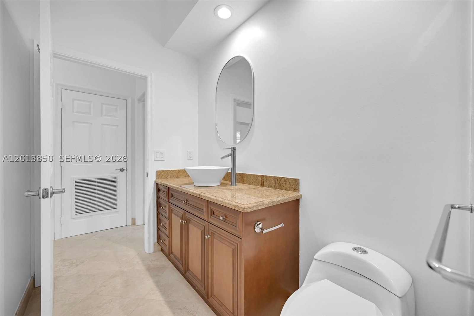 Real estate property located at 2468 Bay Isle Court, Broward, Sector 7 - Parcels F G H, Weston, FL