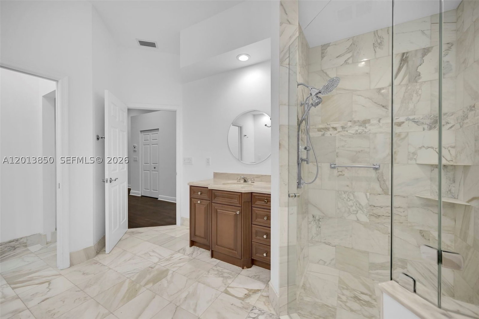 Real estate property located at 2468 Bay Isle Court, Broward, Sector 7 - Parcels F G H, Weston, FL