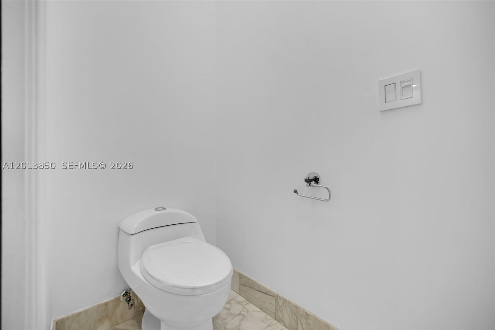 Real estate property located at 2468 Bay Isle Court, Broward, Sector 7 - Parcels F G H, Weston, FL