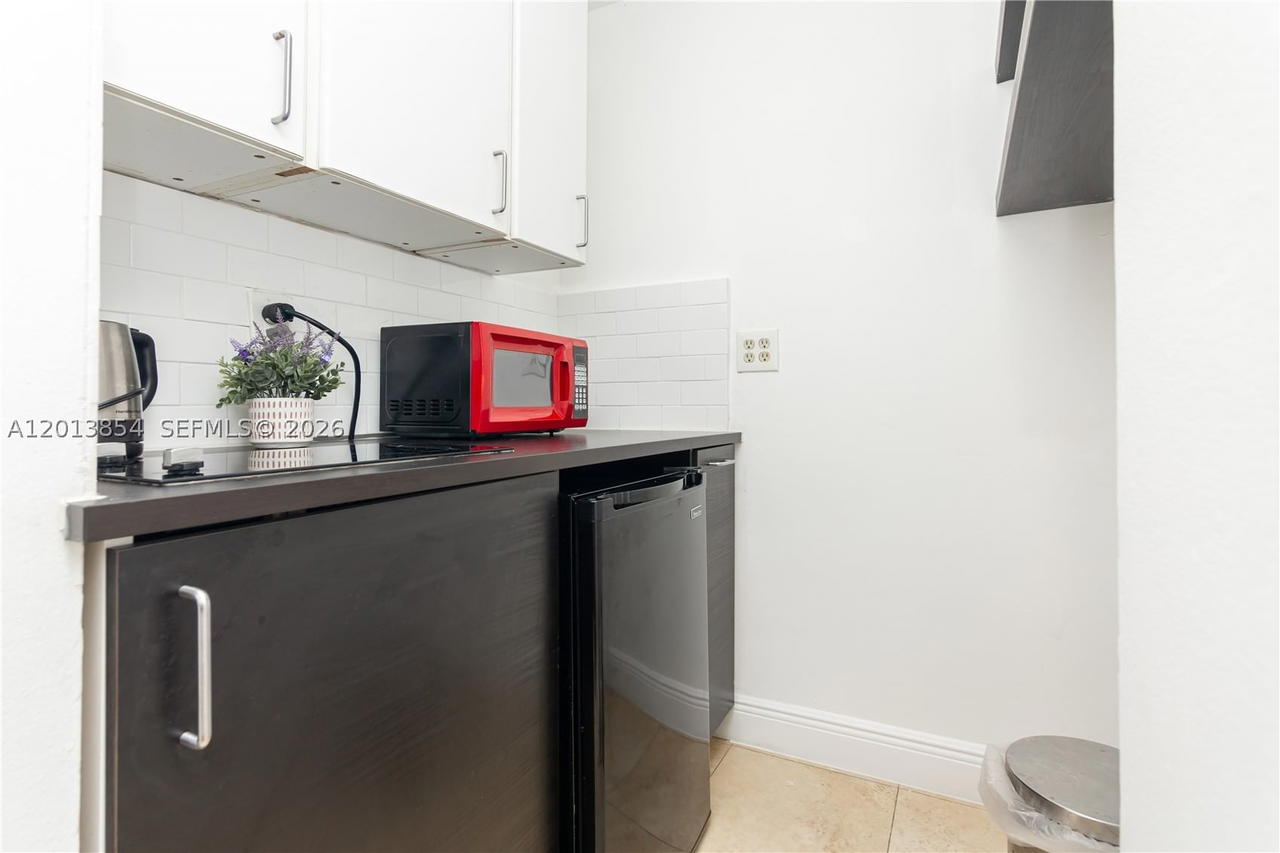Real estate property located at 5445 Collins Ave #627, Miami-dade, Castle Beach Club Condo, Miami Beach, FL