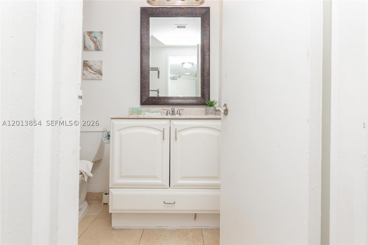 Real estate property located at 5445 Collins Ave #627, Miami-dade, Castle Beach Club Condo, Miami Beach, FL
