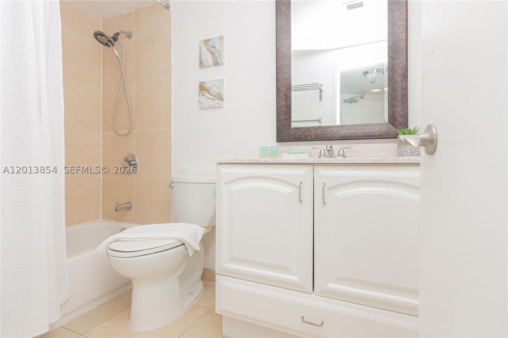 Real estate property located at 5445 Collins Ave #627, Miami-dade, Castle Beach Club Condo, Miami Beach, FL