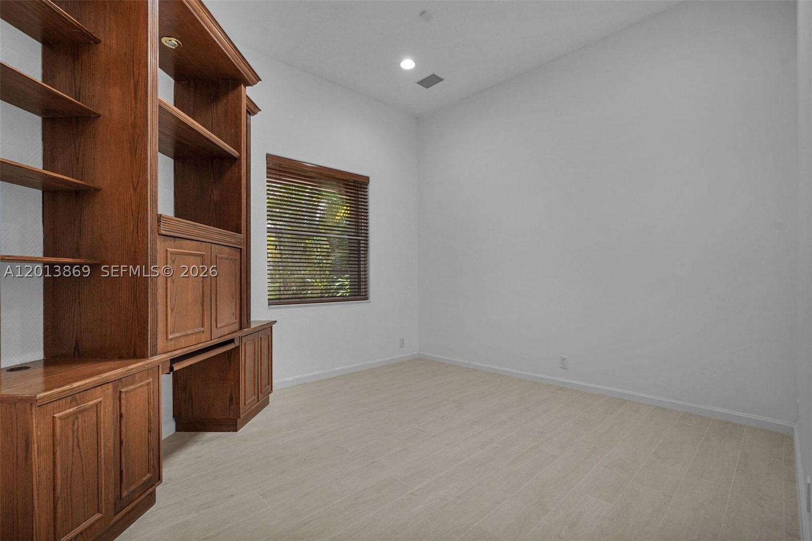 Real estate property located at 2456 Bay Isle Court, Broward, Sector 7 - Parcels F G H, Weston, FL