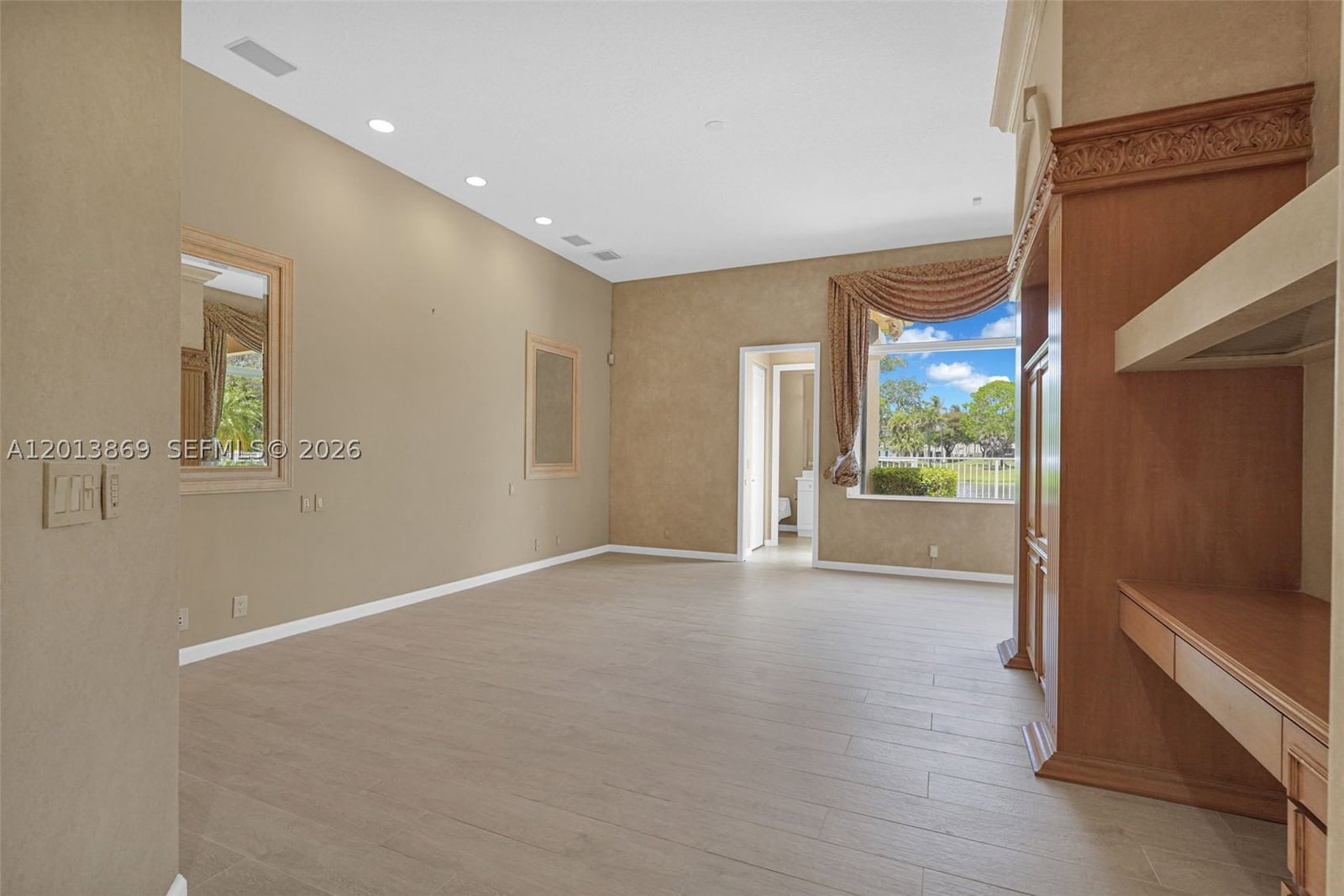 Real estate property located at 2456 Bay Isle Court, Broward, Sector 7 - Parcels F G H, Weston, FL