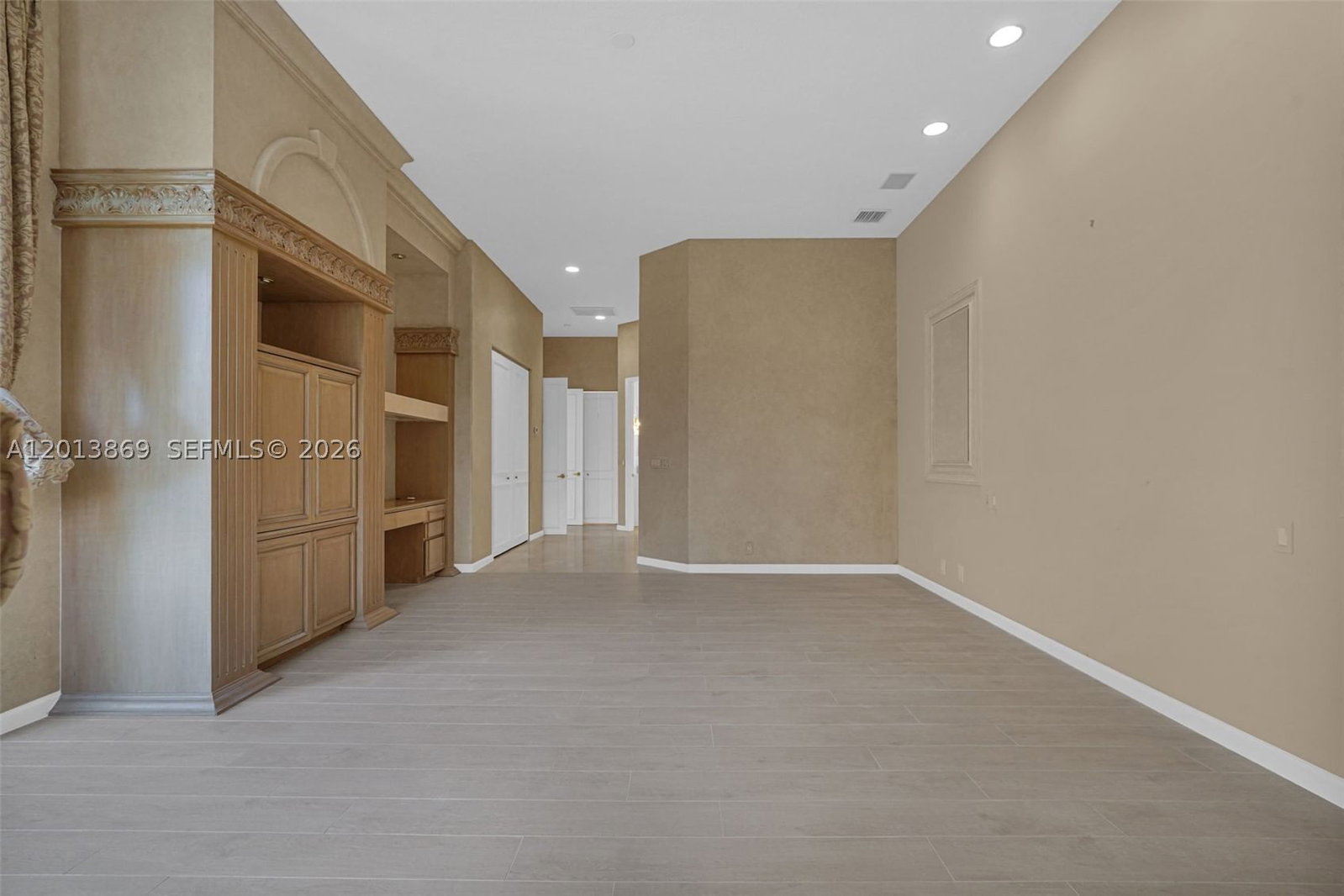 Real estate property located at 2456 Bay Isle Court, Broward, Sector 7 - Parcels F G H, Weston, FL