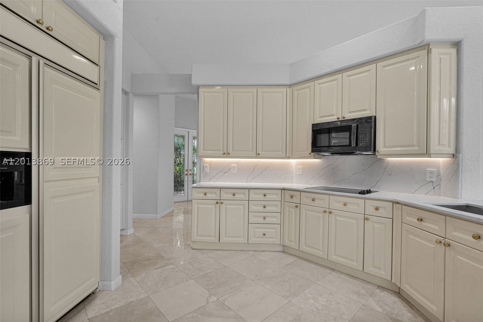 Real estate property located at 2456 Bay Isle Court, Broward, Sector 7 - Parcels F G H, Weston, FL