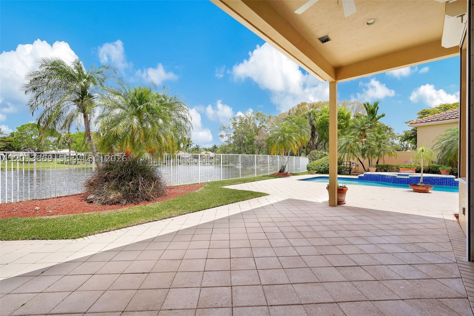 Real estate property located at 2456 Bay Isle Court, Broward, Sector 7 - Parcels F G H, Weston, FL