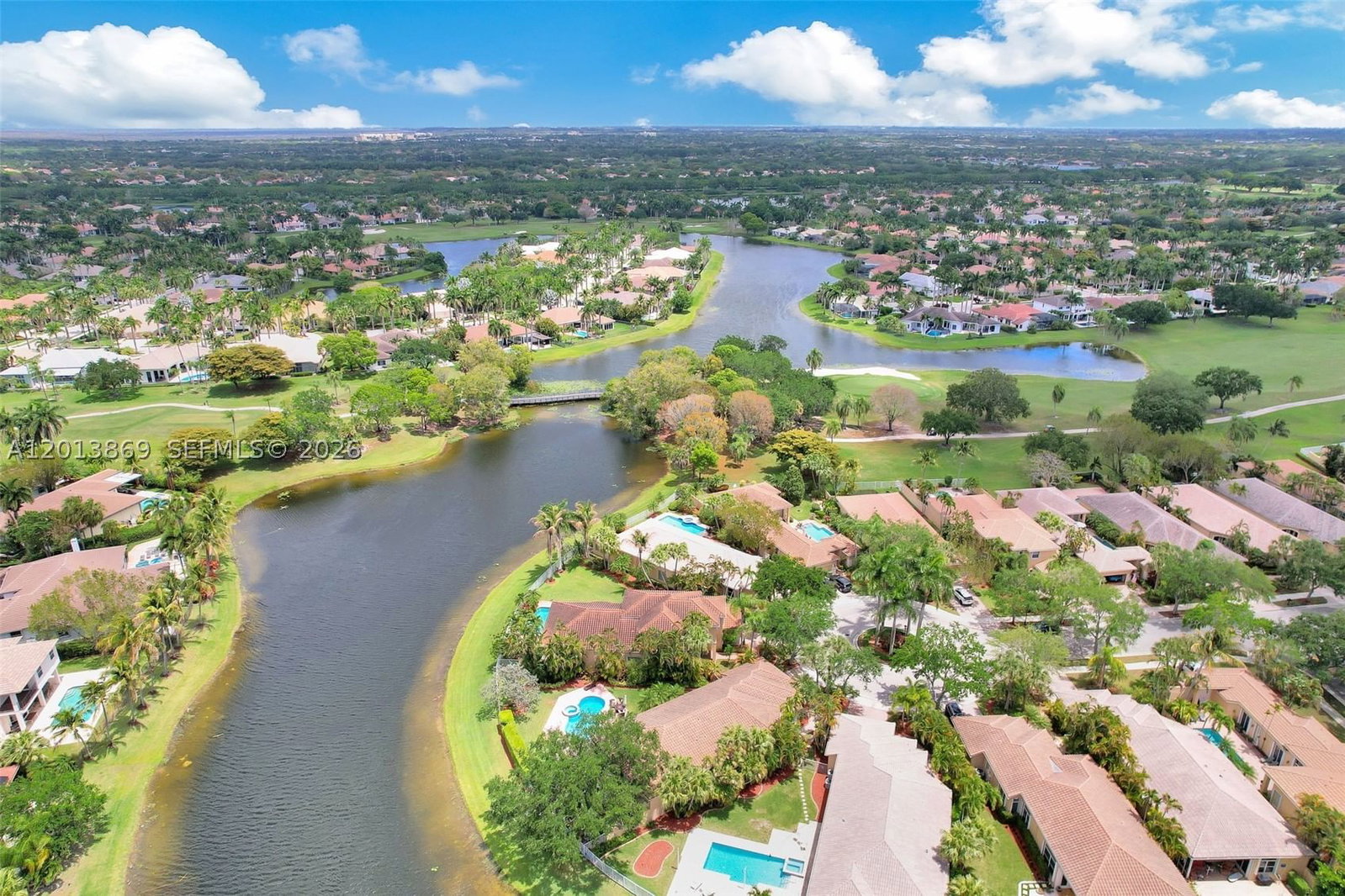 Real estate property located at 2456 Bay Isle Court, Broward, Sector 7 - Parcels F G H, Weston, FL