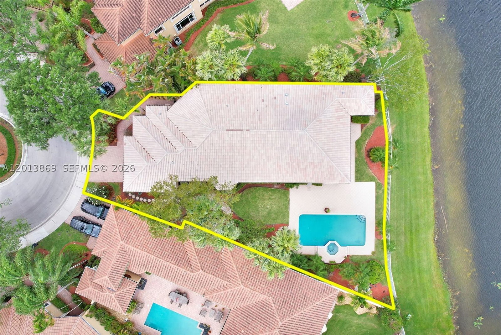 Real estate property located at 2456 Bay Isle Court, Broward, Sector 7 - Parcels F G H, Weston, FL
