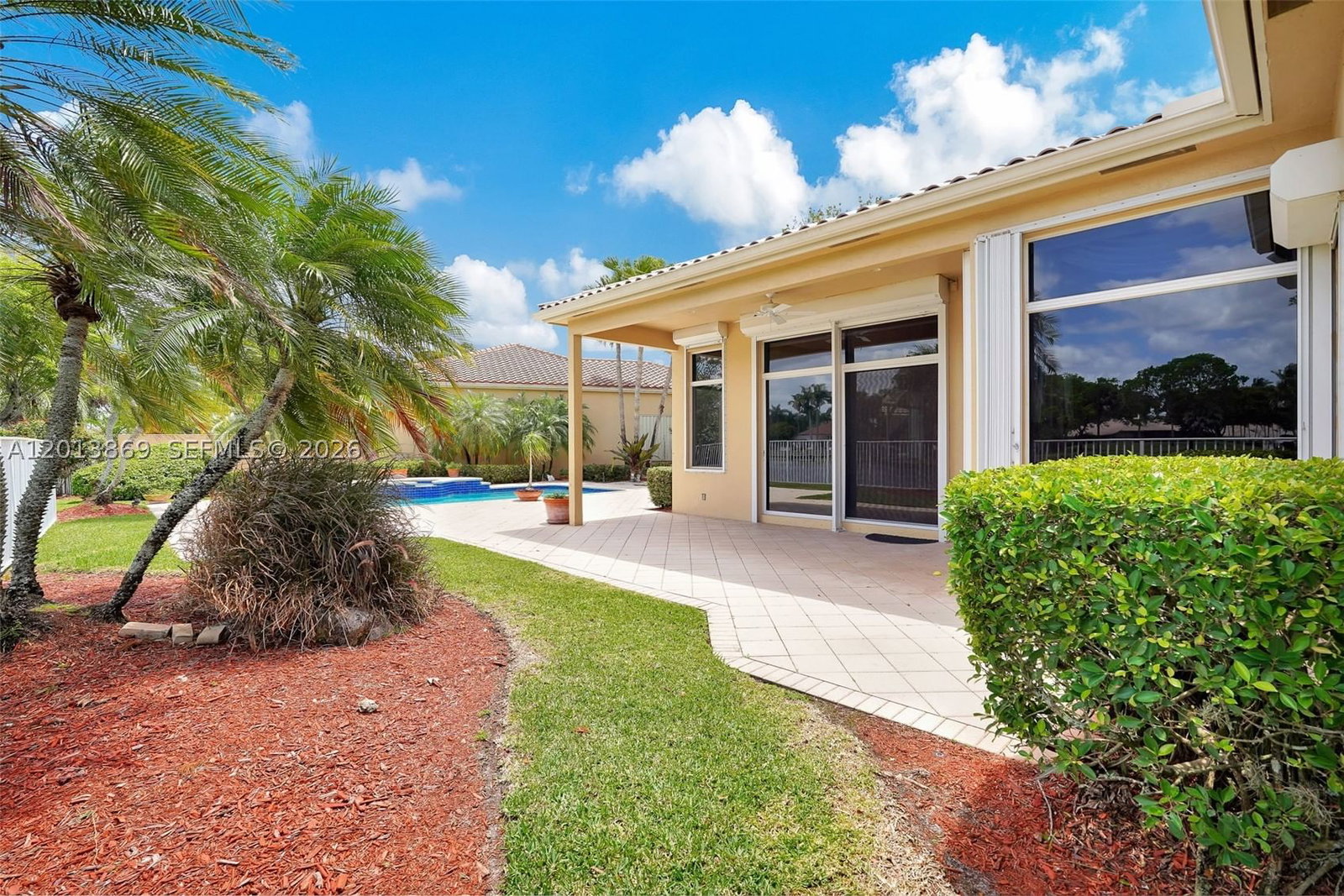 Real estate property located at 2456 Bay Isle Court, Broward, Sector 7 - Parcels F G H, Weston, FL