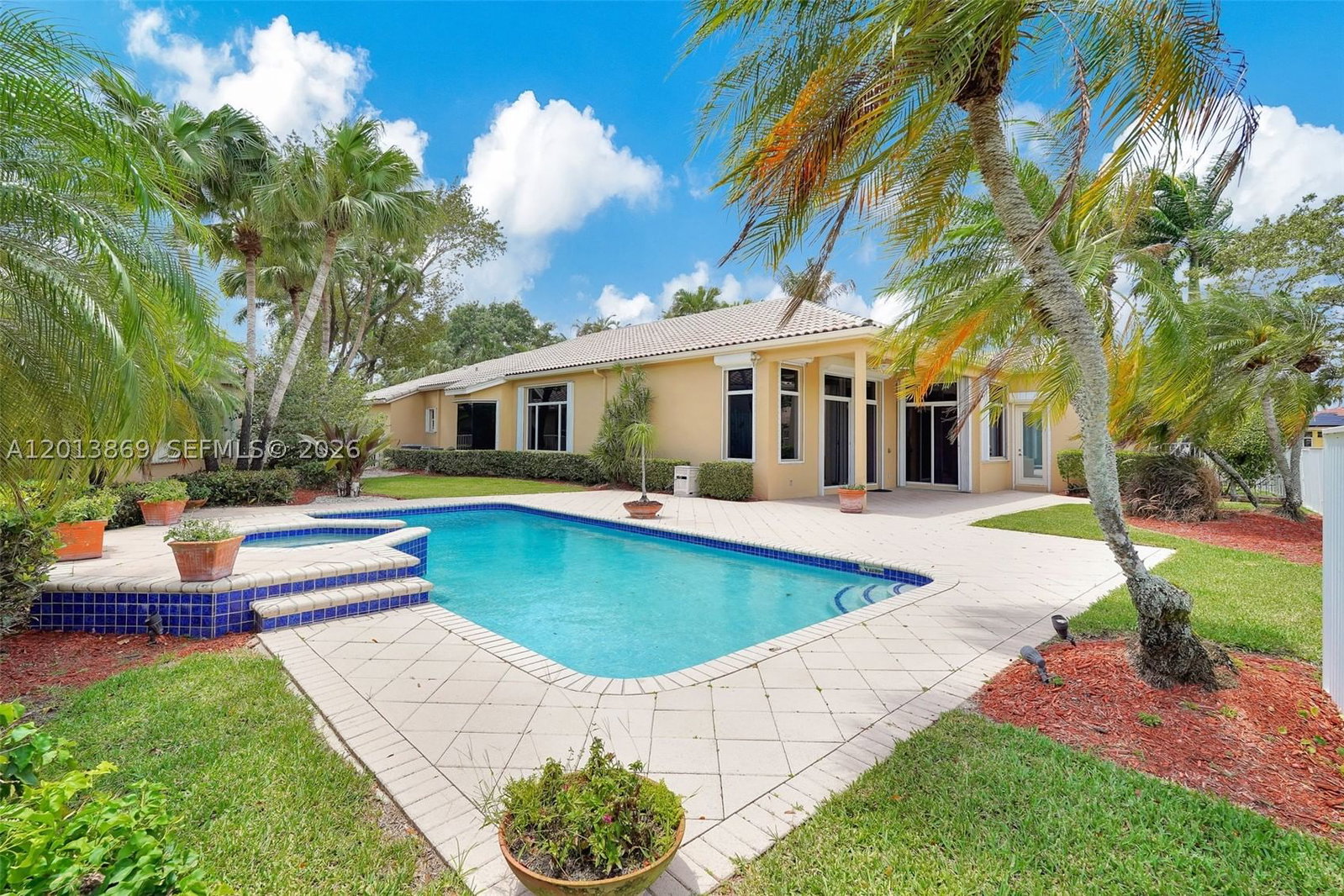 Real estate property located at 2456 Bay Isle Court, Broward, Sector 7 - Parcels F G H, Weston, FL