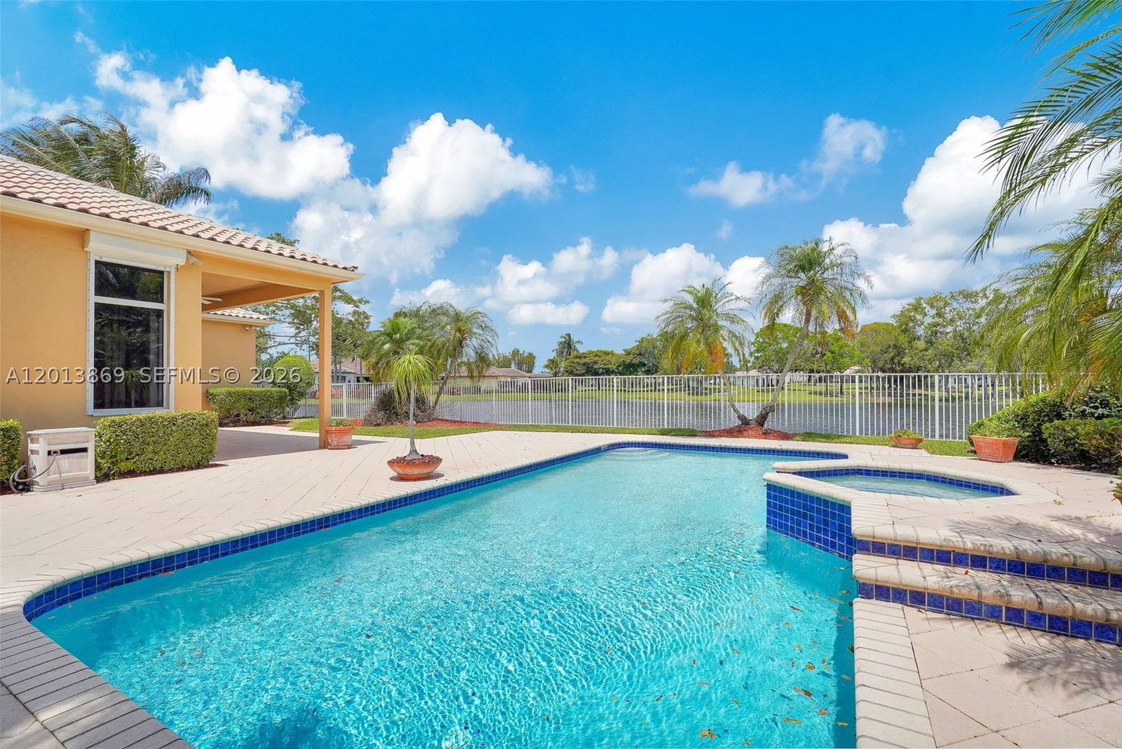 Real estate property located at 2456 Bay Isle Court, Broward, Sector 7 - Parcels F G H, Weston, FL