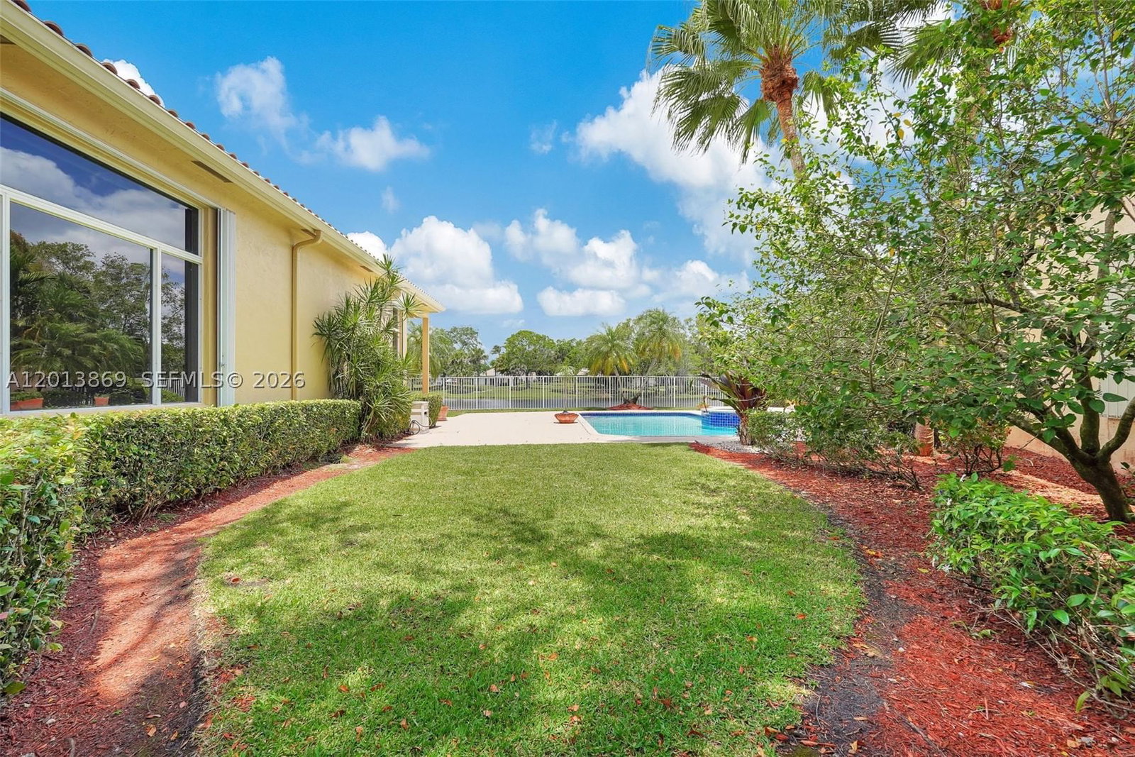 Real estate property located at 2456 Bay Isle Court, Broward, Sector 7 - Parcels F G H, Weston, FL