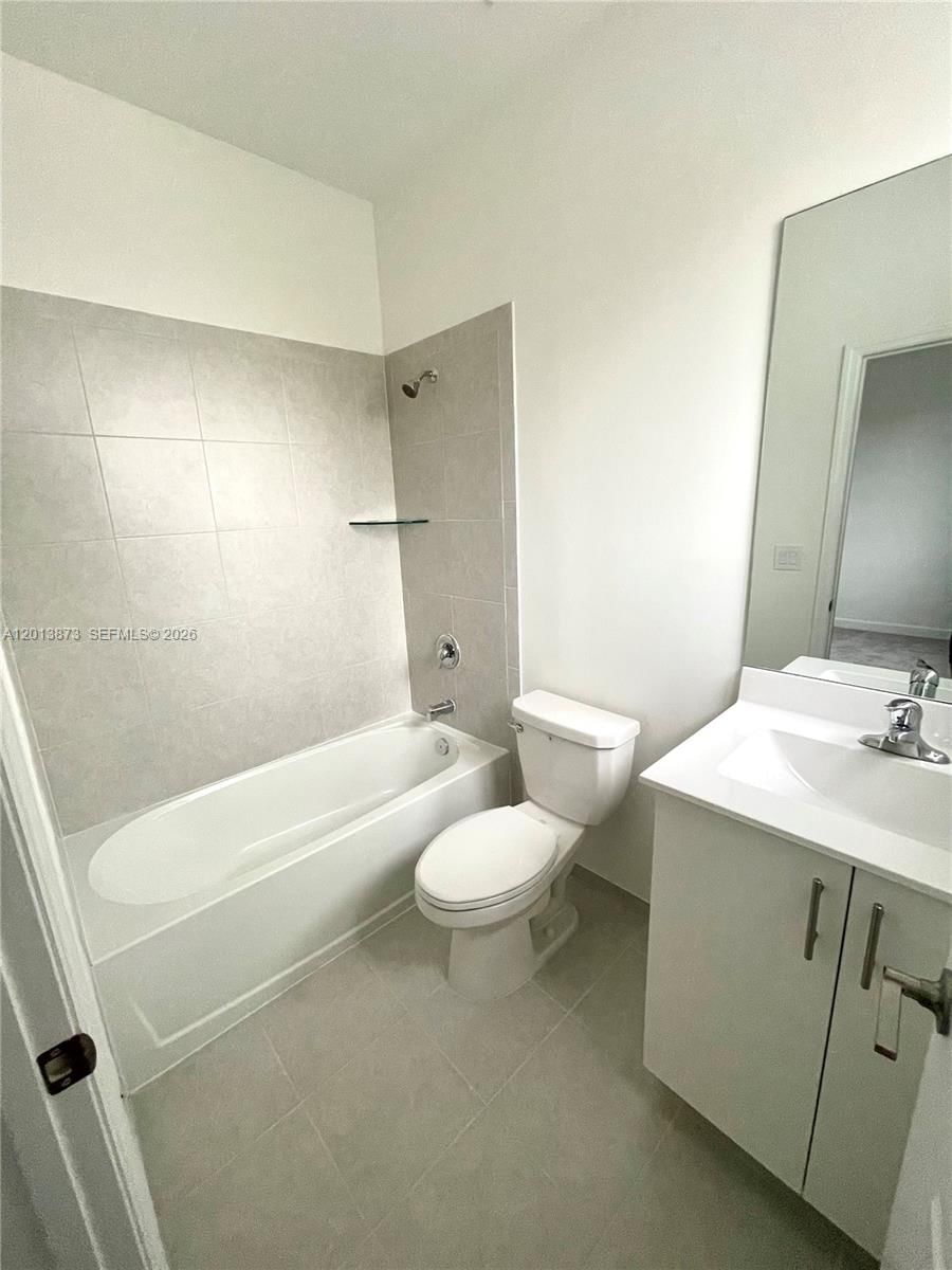 Real estate property located at 929 211th St, Miami-dade, Via Ventura Neighborhood, Miami, FL