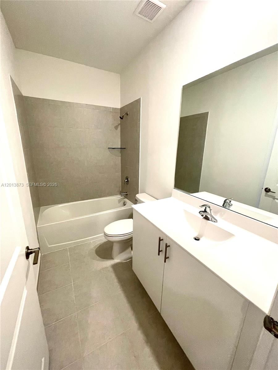 Real estate property located at 929 211th St, Miami-dade, Via Ventura Neighborhood, Miami, FL