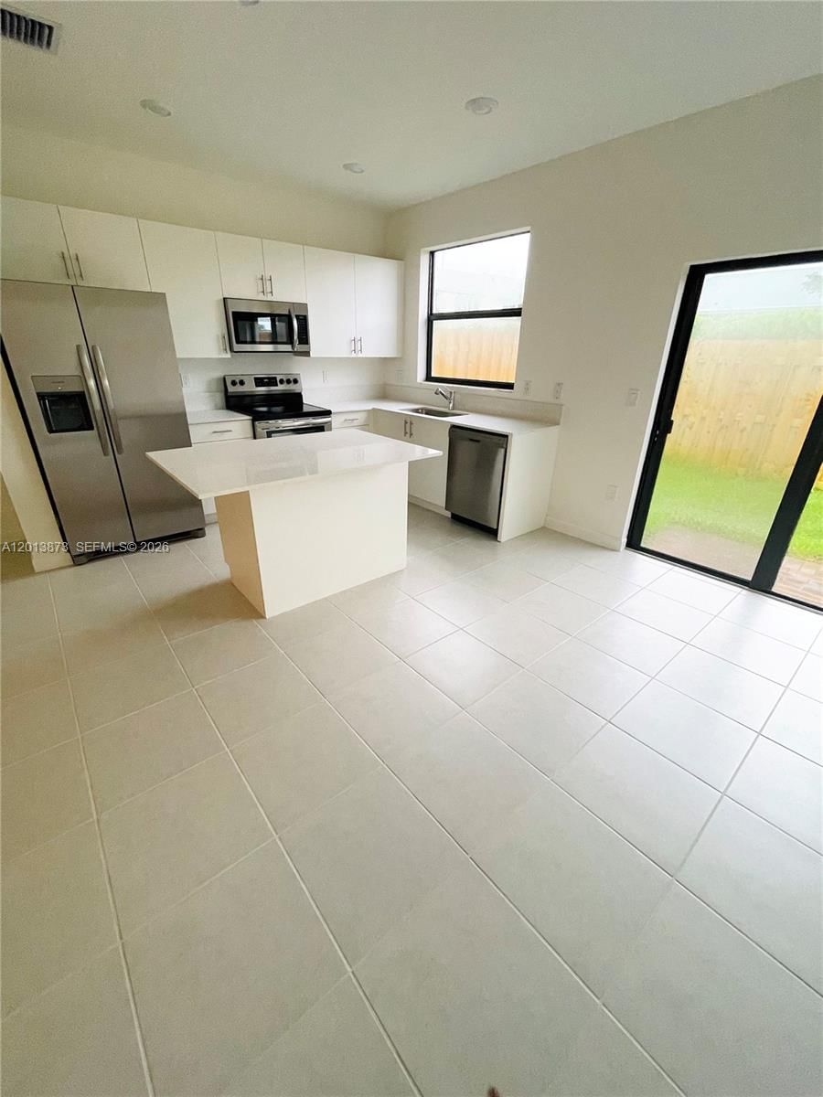 Real estate property located at 929 211th St, Miami-dade, Via Ventura Neighborhood, Miami, FL