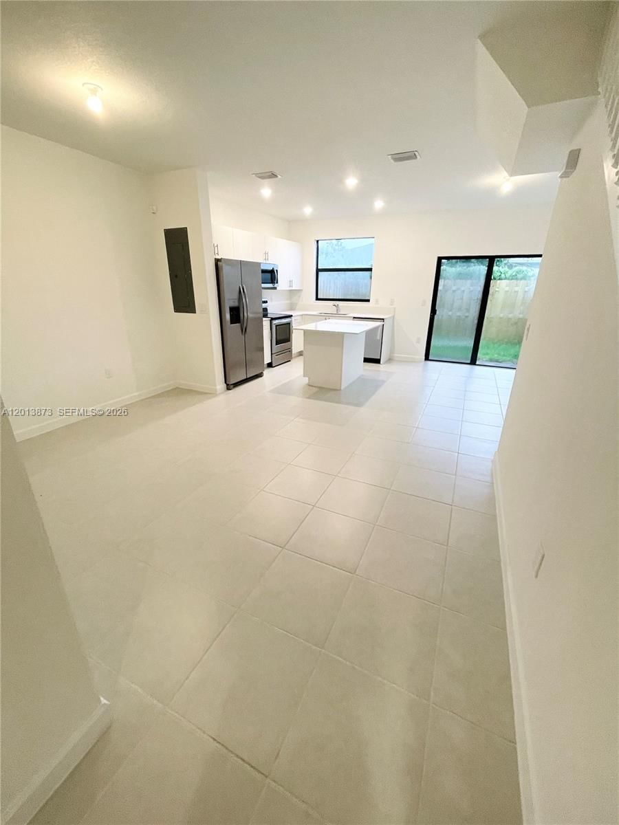 Real estate property located at 929 211th St, Miami-dade, Via Ventura Neighborhood, Miami, FL