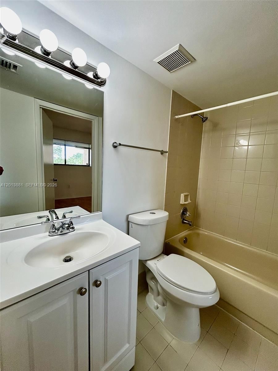 Real estate property located at 7451 16th St #304, Broward, Plantation Forest Condo, Plantation, FL