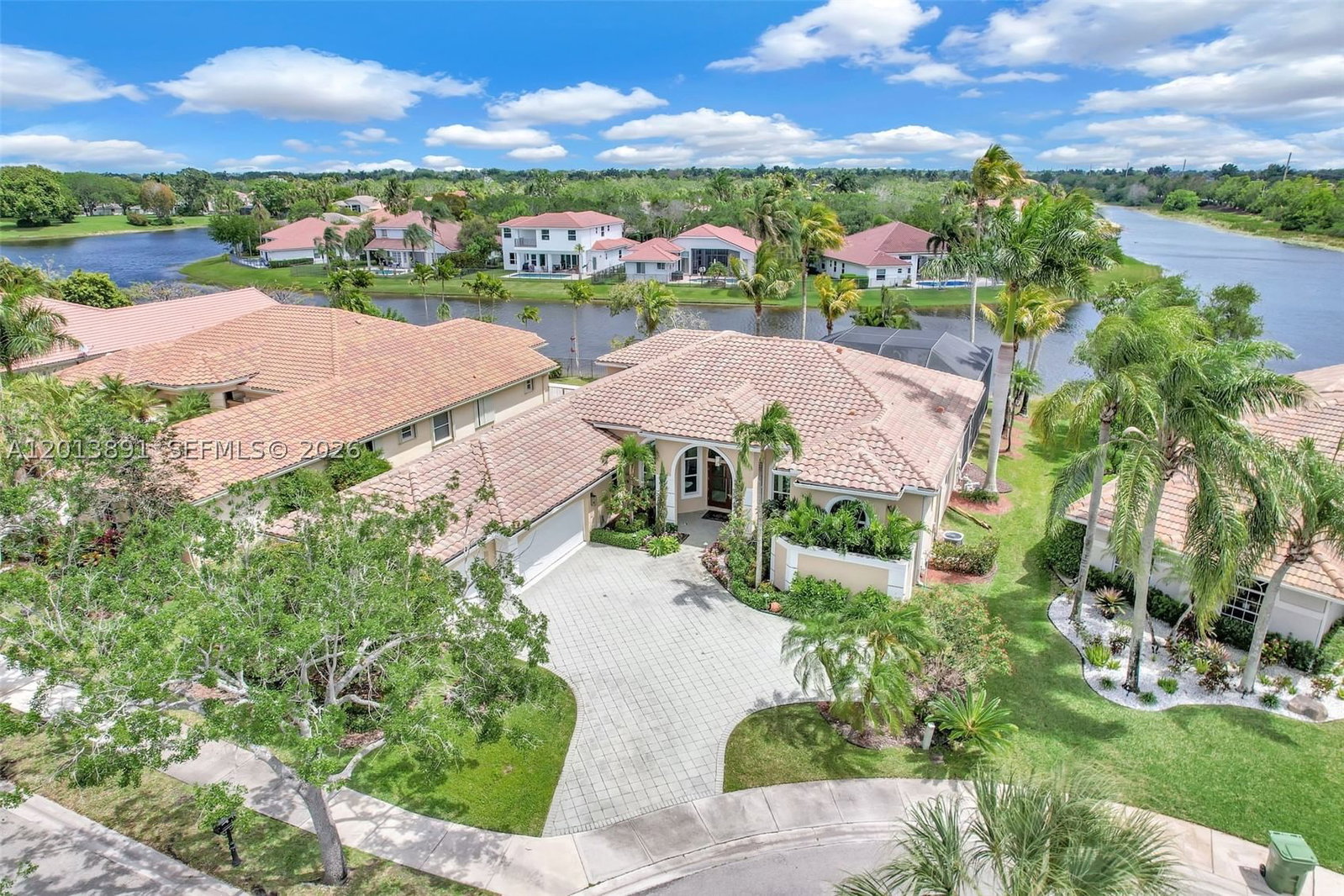 Real estate property located at 2715 Edgewater Court, Broward, Sector 7 South, Weston, FL