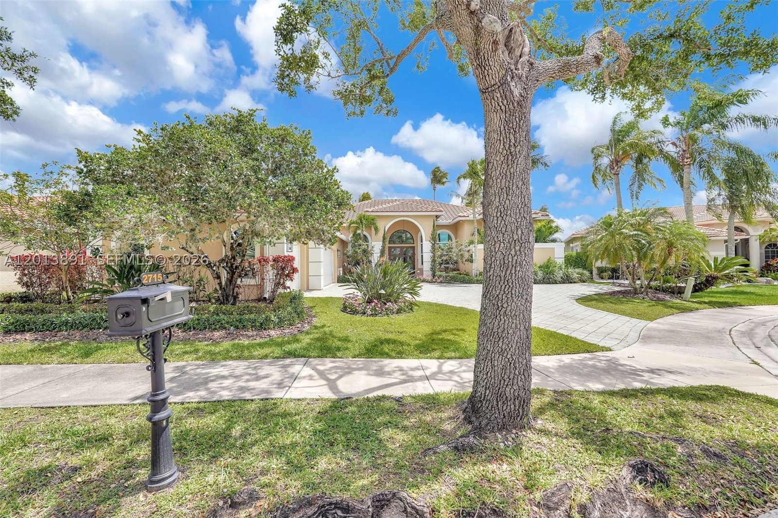 Real estate property located at 2715 Edgewater Court, Broward, Sector 7 South, Weston, FL