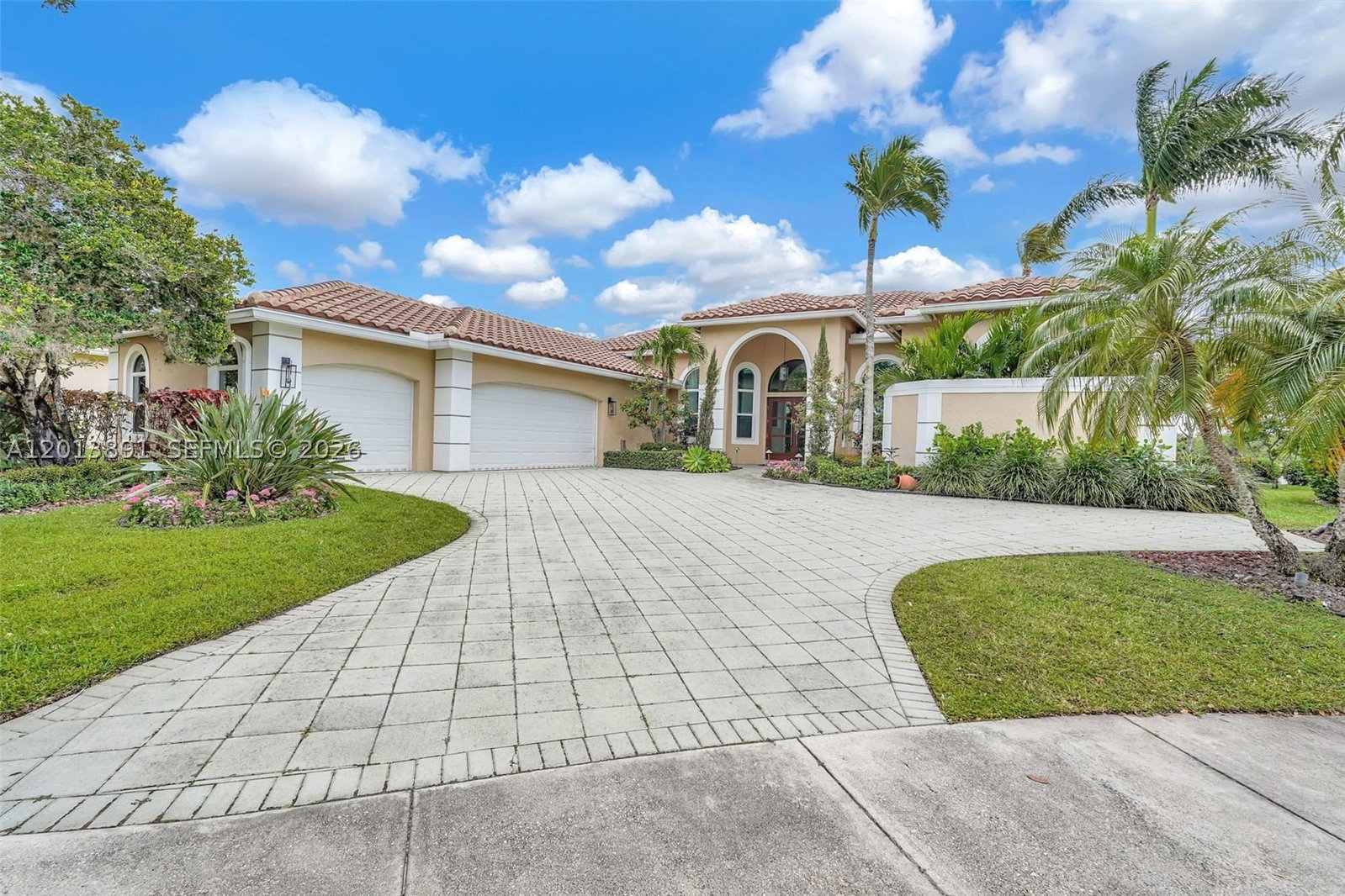 Real estate property located at 2715 Edgewater Court, Broward, Sector 7 South, Weston, FL