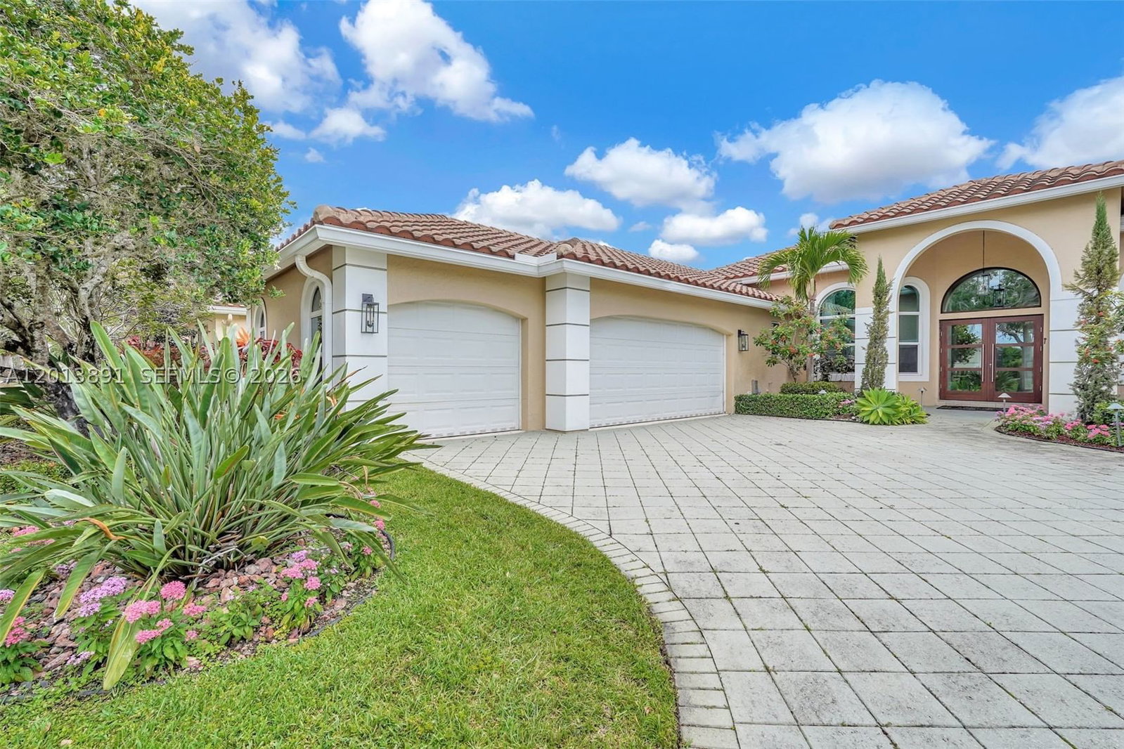 Real estate property located at 2715 Edgewater Court, Broward, Sector 7 South, Weston, FL
