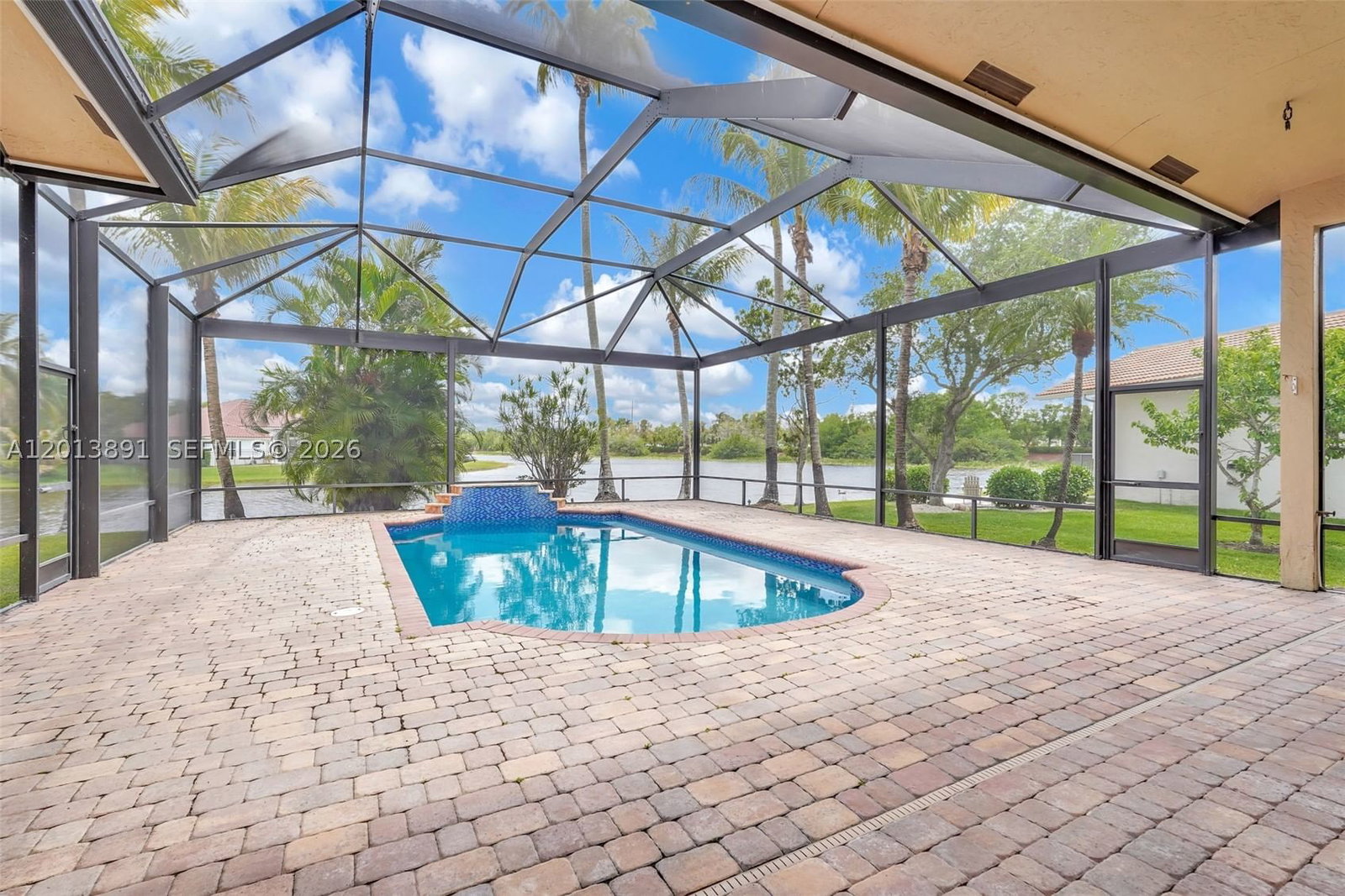 Real estate property located at 2715 Edgewater Court, Broward, Sector 7 South, Weston, FL