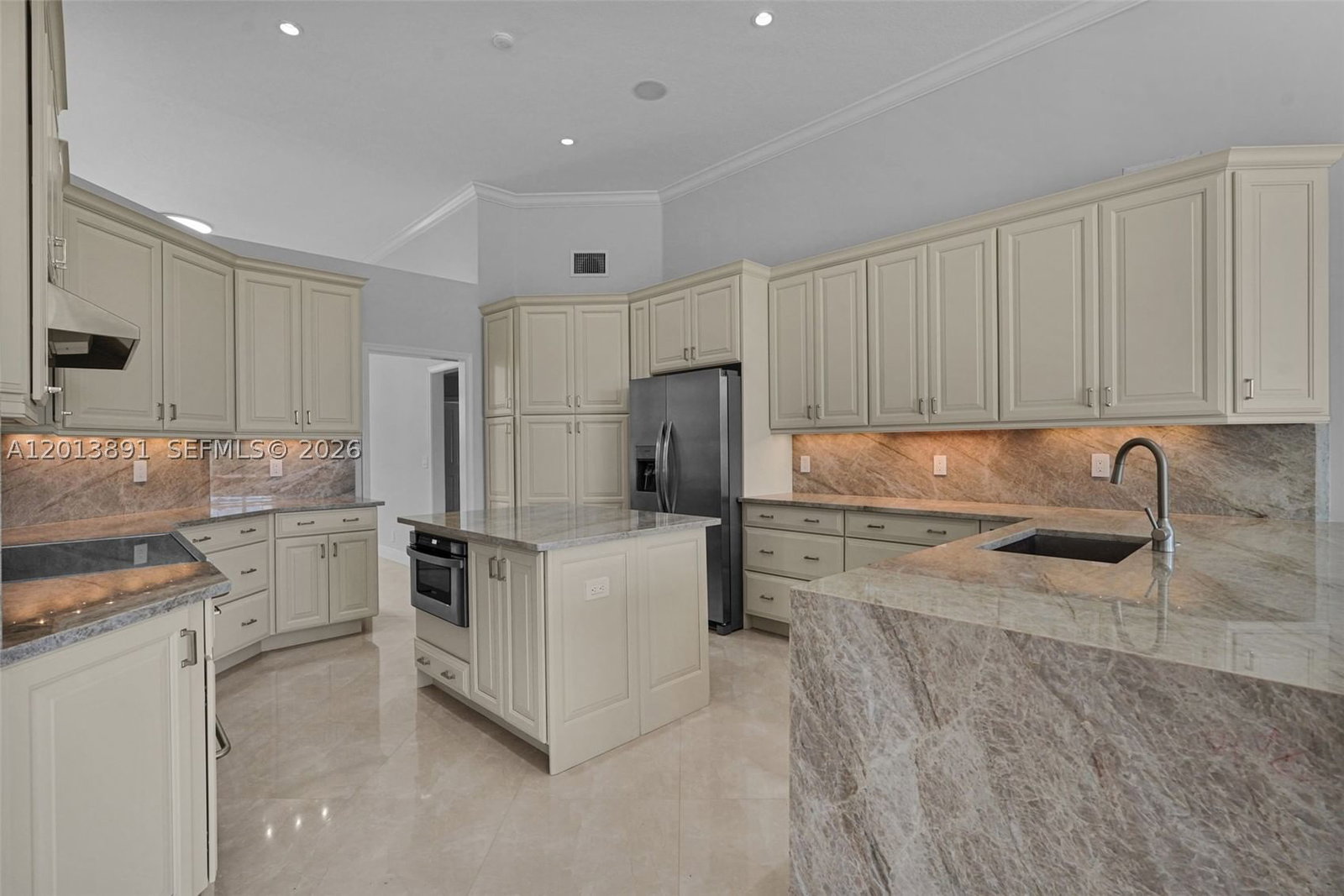 Real estate property located at 2715 Edgewater Court, Broward, Sector 7 South, Weston, FL