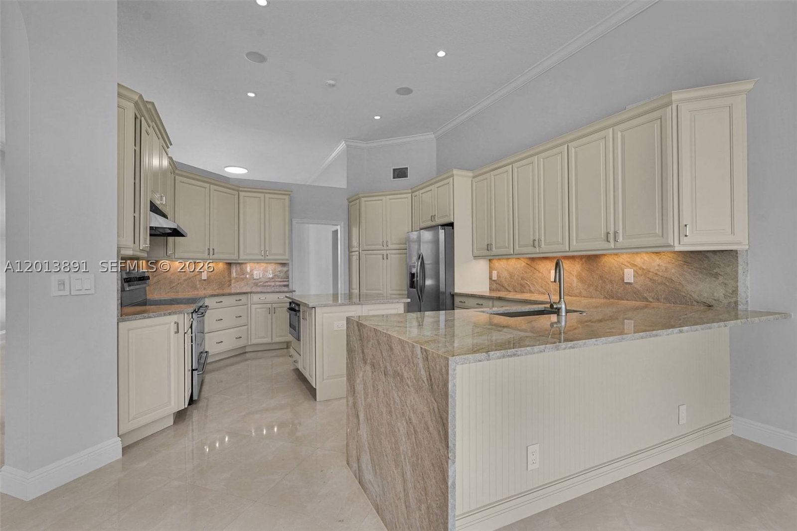 Real estate property located at 2715 Edgewater Court, Broward, Sector 7 South, Weston, FL