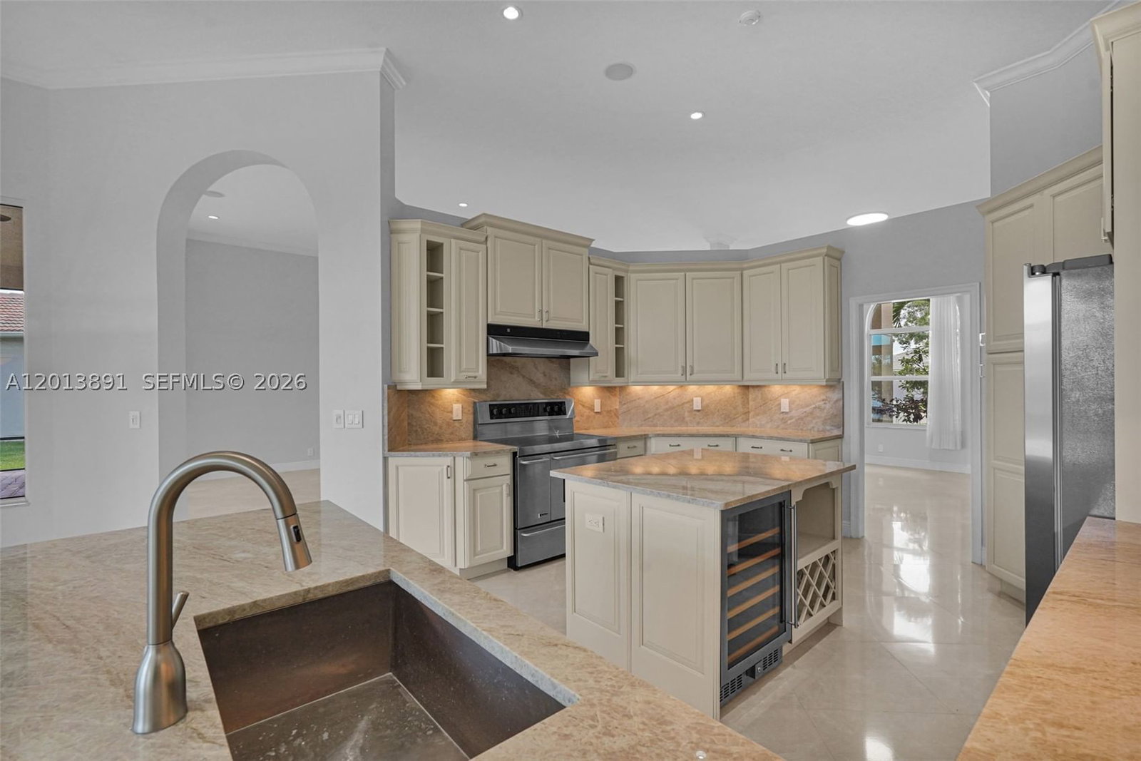 Real estate property located at 2715 Edgewater Court, Broward, Sector 7 South, Weston, FL