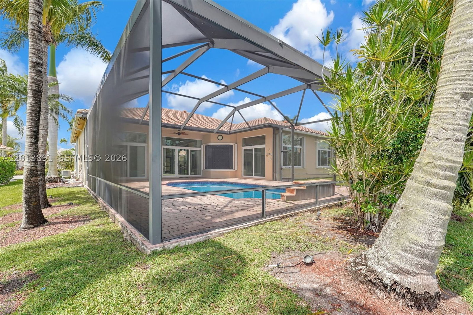 Real estate property located at 2715 Edgewater Court, Broward, Sector 7 South, Weston, FL