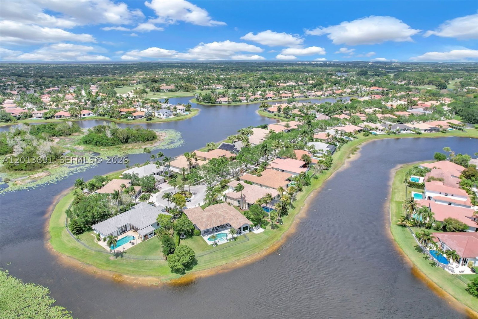 Real estate property located at 2715 Edgewater Court, Broward, Sector 7 South, Weston, FL