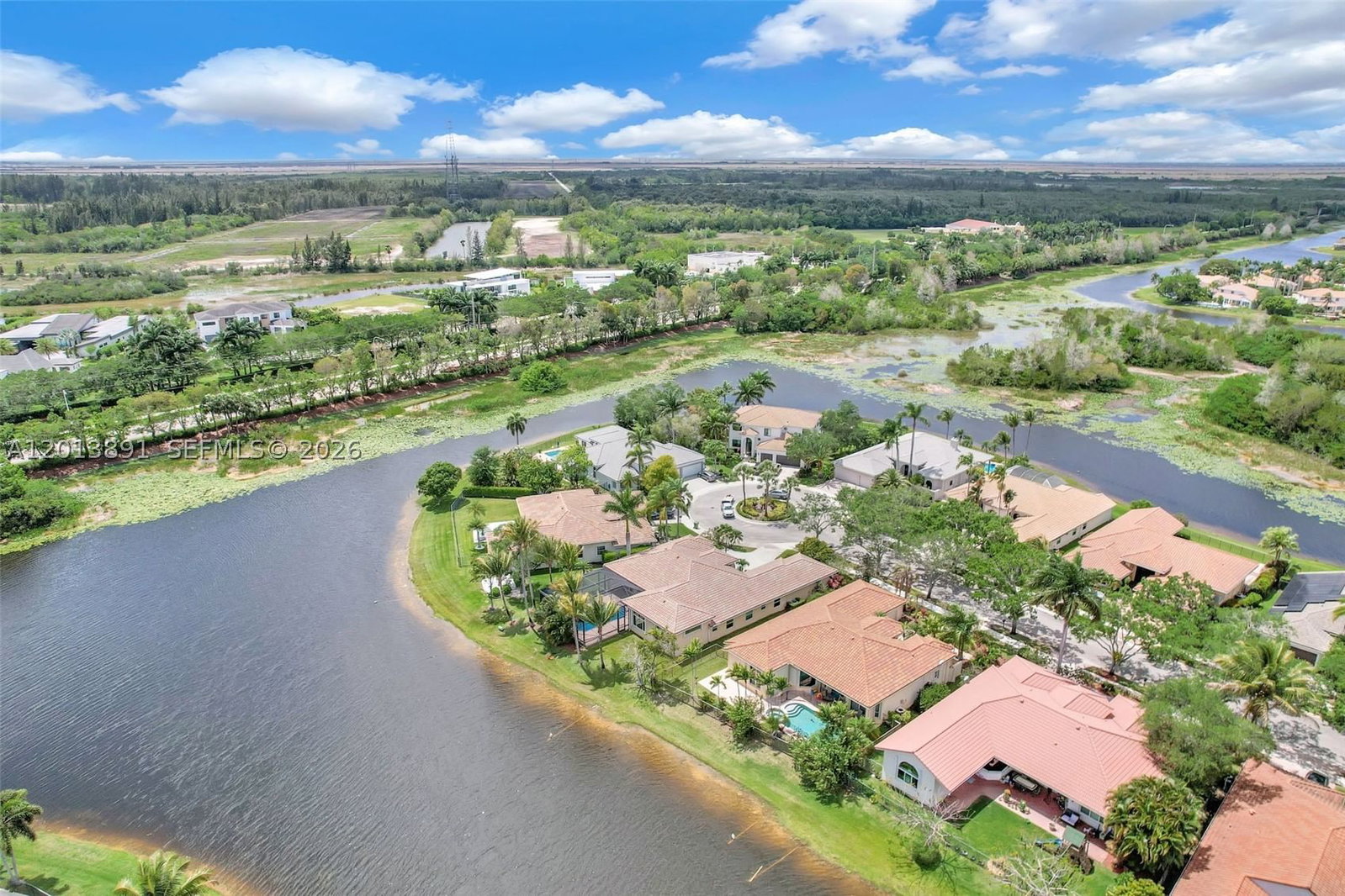 Real estate property located at 2715 Edgewater Court, Broward, Sector 7 South, Weston, FL