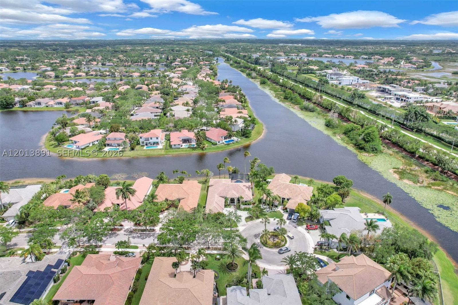 Real estate property located at 2715 Edgewater Court, Broward, Sector 7 South, Weston, FL