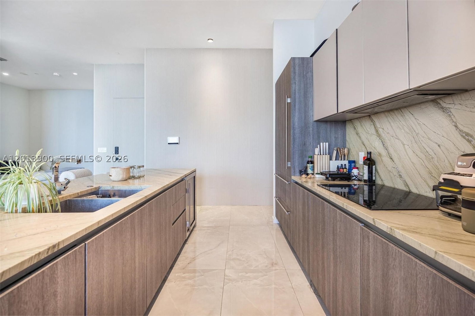 Real estate property located at 801 Miami Ave #5702, Miami-dade, 801 Sma Residences Condo, Miami, FL