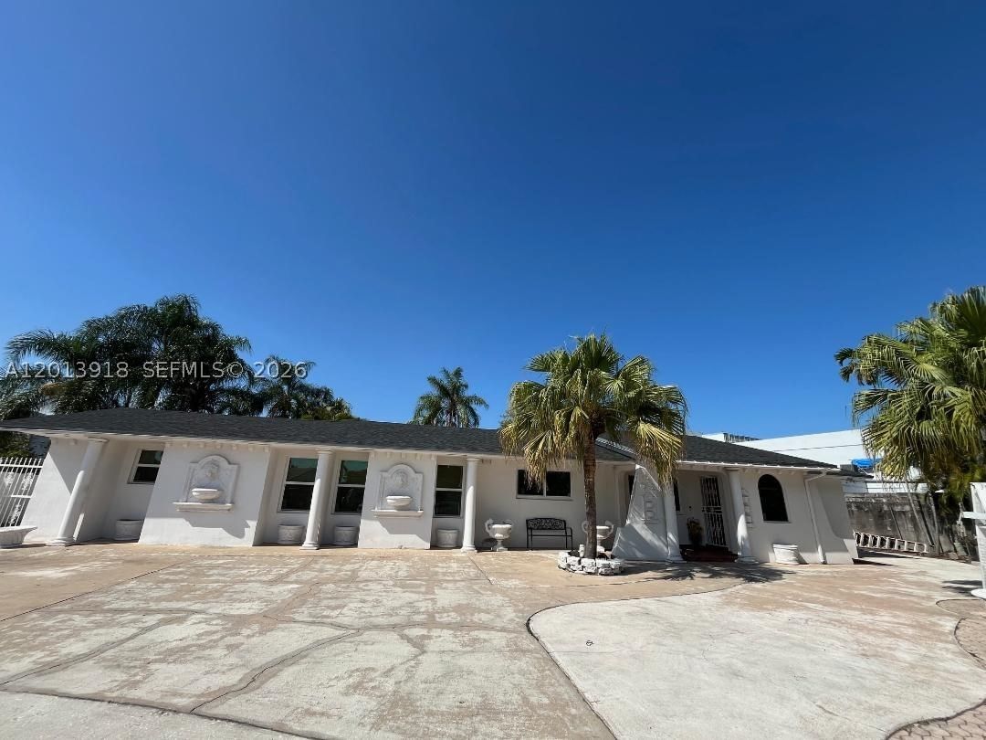 Real estate property located at 2525 107th Ct, Miami-dade, P & A Sub, Miami, FL