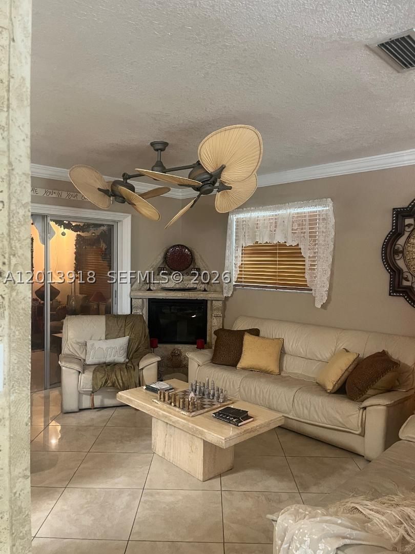 Real estate property located at 2525 107th Ct, Miami-dade, P & A Sub, Miami, FL