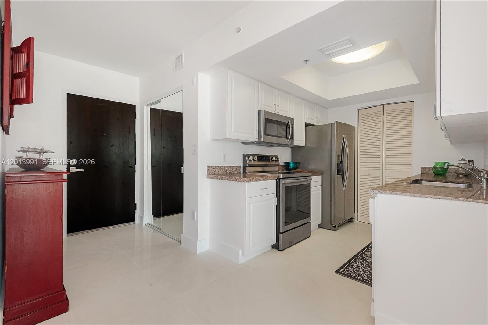 Real estate property located at 90 ALTON RD #1007, Miami-dade, Yacht Club At Portofino, Miami Beach, FL