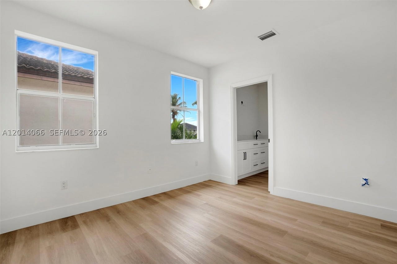 Real estate property located at 12931 7th Ln, Miami-dade, Shoma Homes At Tamiami Iv, Miami, FL