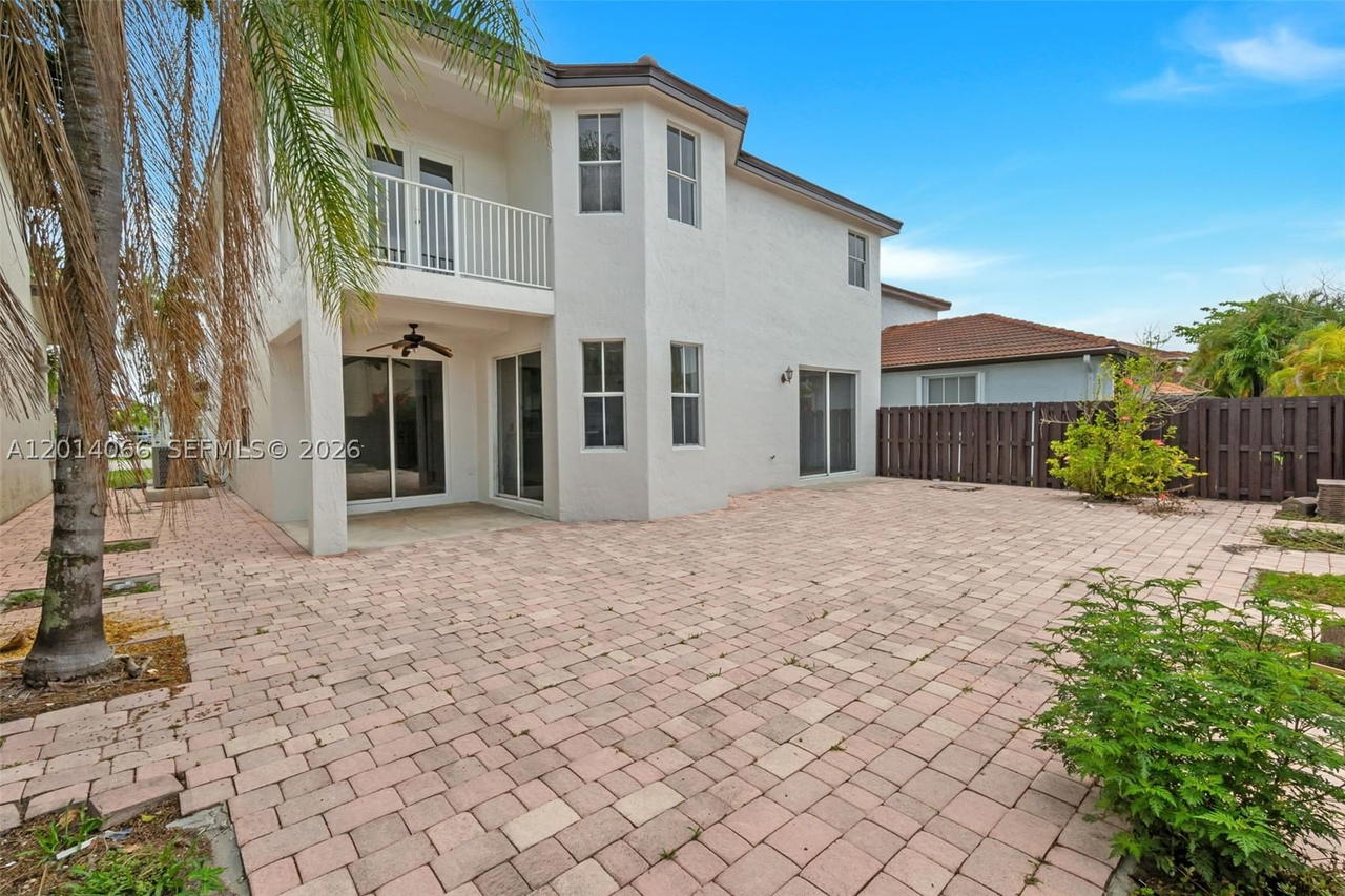Real estate property located at 12931 7th Ln, Miami-dade, Shoma Homes At Tamiami Iv, Miami, FL