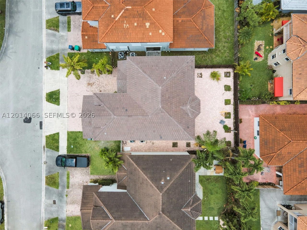 Real estate property located at 12931 7th Ln, Miami-dade, Shoma Homes At Tamiami Iv, Miami, FL