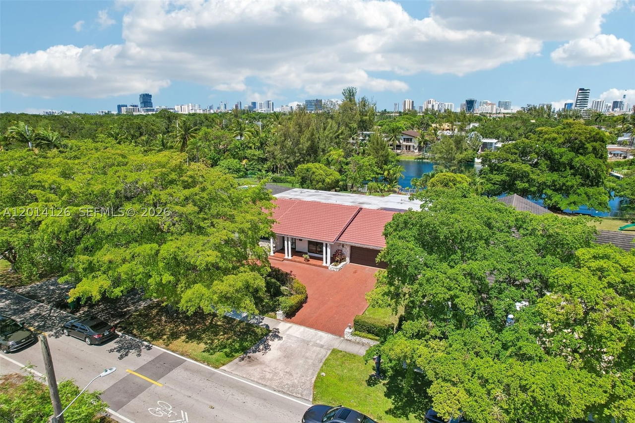 Real estate property located at 19805 22nd Ave, Miami-dade, North Lake Estates, Miami, FL
